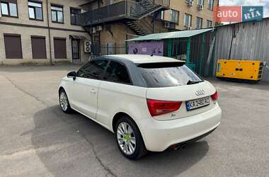 Хэтчбек Audi A1 2012 в 