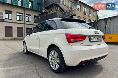 Хэтчбек Audi A1 2012 в 