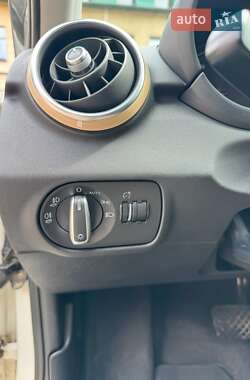 Хэтчбек Audi A1 2012 в 