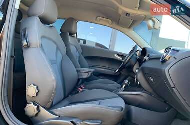 Хэтчбек Audi A1 2011 в 