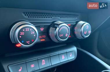 Хэтчбек Audi A1 2011 в 