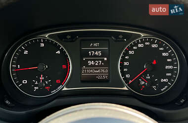 Хэтчбек Audi A1 2012 в 
