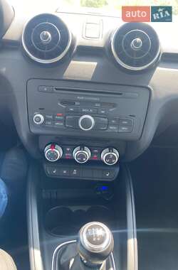 Хетчбек Audi A1 2012 в 