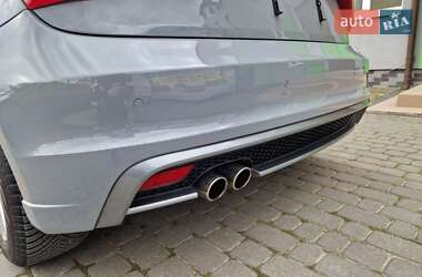 Хетчбек Audi A1 2012 в 