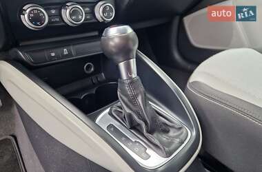Хетчбек Audi A1 2012 в 