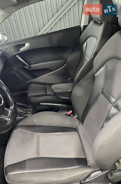 Хетчбек Audi A1 2011 в 