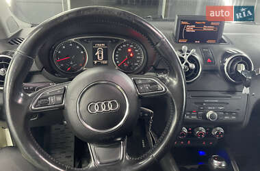 Хетчбек Audi A1 2011 в 