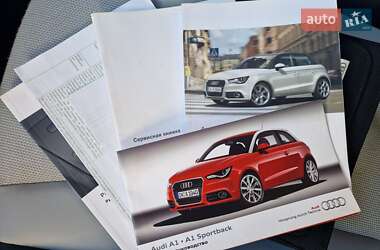 Хетчбек Audi A1 2012 в 