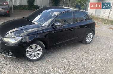 Хетчбек Audi A1 2012 в 