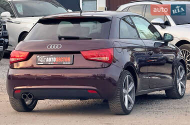 Хэтчбек Audi A1 2011 в 
