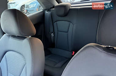 Хэтчбек Audi A1 2011 в 