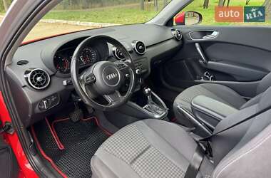 Хэтчбек Audi A1 2011 в 