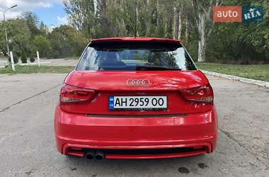 Хэтчбек Audi A1 2011 в 
