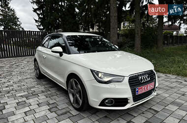 Хэтчбек Audi A1 2011 в 