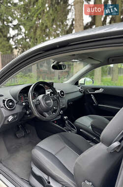 Хэтчбек Audi A1 2011 в 