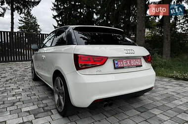 Хэтчбек Audi A1 2011 в 