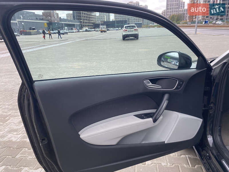 Хэтчбек Audi A1 2010 в Киеве