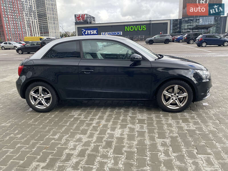 Хэтчбек Audi A1 2010 в Киеве