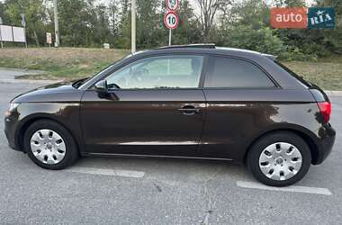 Хетчбек Audi A1 2012 в 