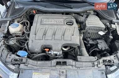 Хетчбек Audi A1 2012 в 