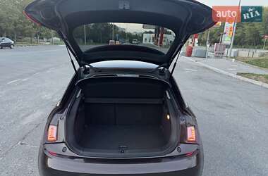 Хетчбек Audi A1 2012 в 