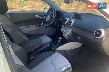 Хетчбек Audi A1 2011 в 
