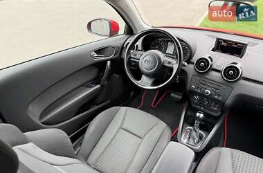 Хетчбек Audi A1 2011 в 