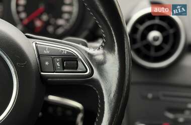 Хетчбек Audi A1 2011 в 