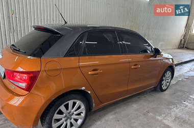 Хетчбек Audi A1 2012 в 