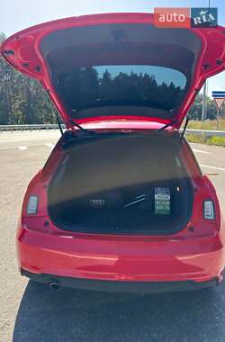 Хетчбек Audi A1 2015 в 