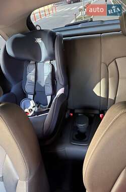 Хетчбек Audi A1 2015 в 