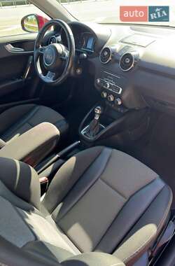 Хетчбек Audi A1 2015 в 