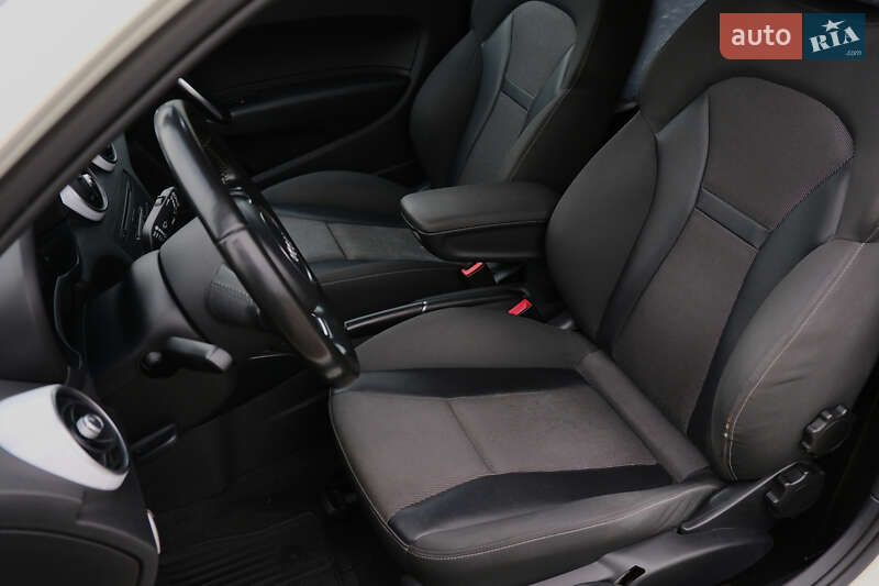 Хетчбек Audi A1 2010 в Києві