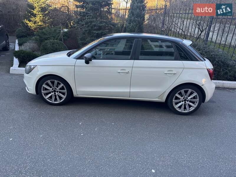 Хэтчбек Audi A1 2012 в Киеве