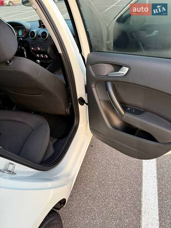 Хэтчбек Audi A1 2012 в Киеве