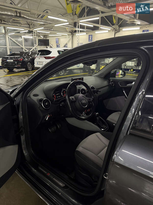 Хэтчбек Audi A1 2012 в Черновцах