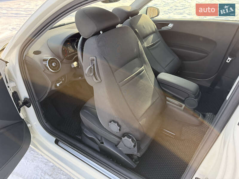 Хетчбек Audi A1 2010 в Харкові