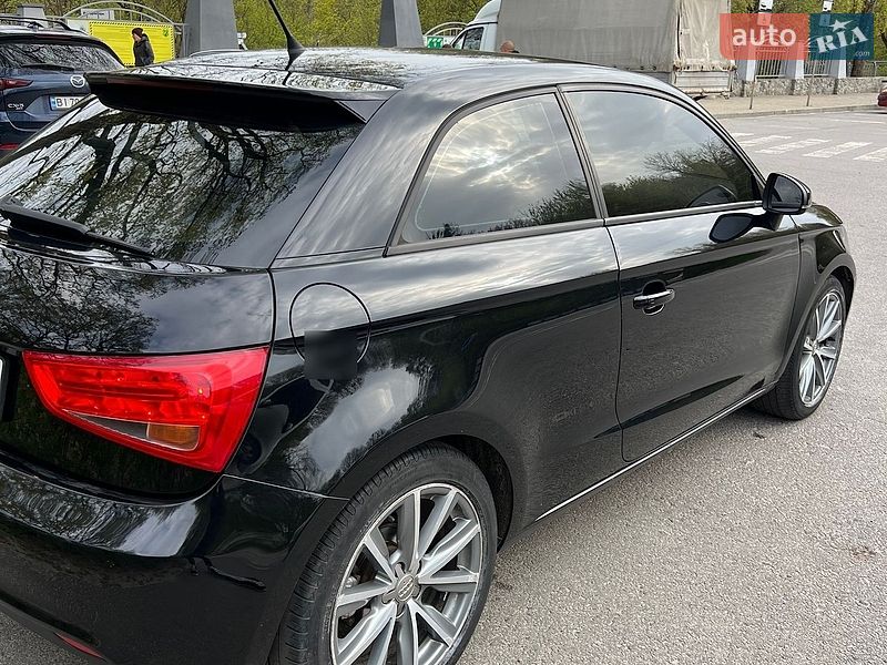 Хэтчбек Audi A1 2011 в Полтаве