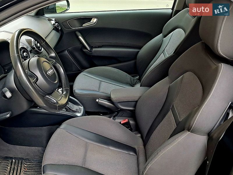 Хэтчбек Audi A1 2010 в Ивано-Франковске