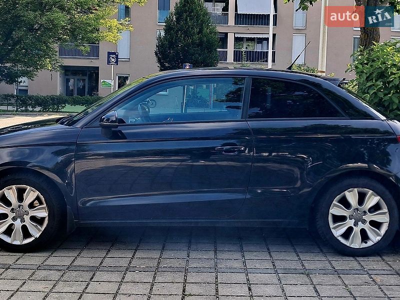 Хэтчбек Audi A1 2010 в Ивано-Франковске