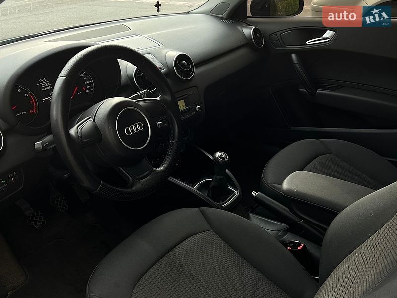 Хэтчбек Audi A1 2011 в Полтаве