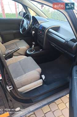 Хэтчбек Audi A2 2005 в 