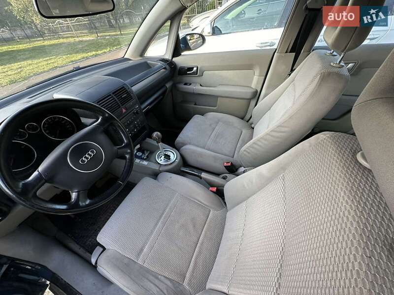 Хэтчбек Audi A2 2002 в Нововолынске