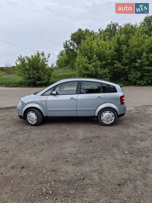 Хэтчбек Audi A2 2002 в Смеле