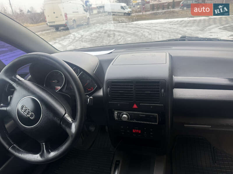 Хэтчбек Audi A2 2001 в Тячеве