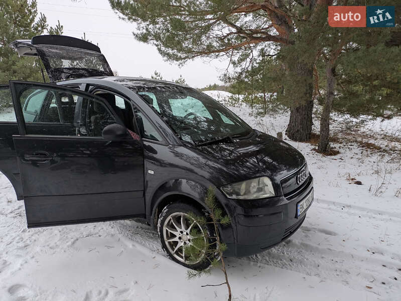 Хэтчбек Audi A2 2001 в Славуте