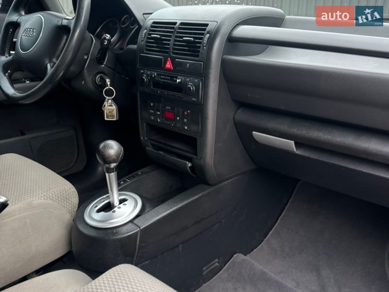 Хетчбек Audi A2 2002 в Сарнах