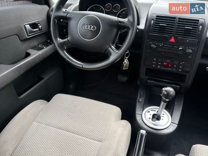Хетчбек Audi A2 2002 в Сарнах