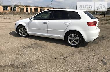 Хетчбек Audi A3 Sportback 2012 в 