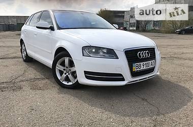 Хетчбек Audi A3 Sportback 2012 в 